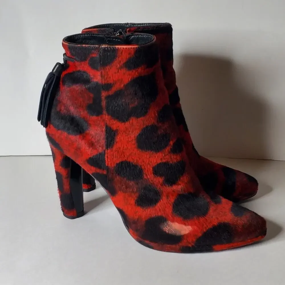 Stuart Weitzman Backflip red animal print heeled Booties Size 6 ***FLAWED ****